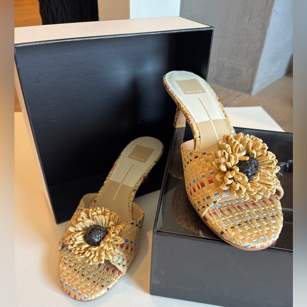 Dolce Vita Women’s Natural Lirah Sandal